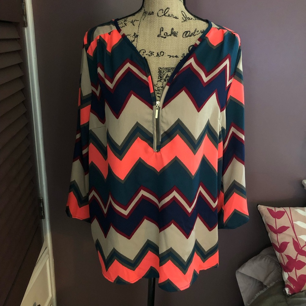 🦋Beautiful never worn blouse🦋